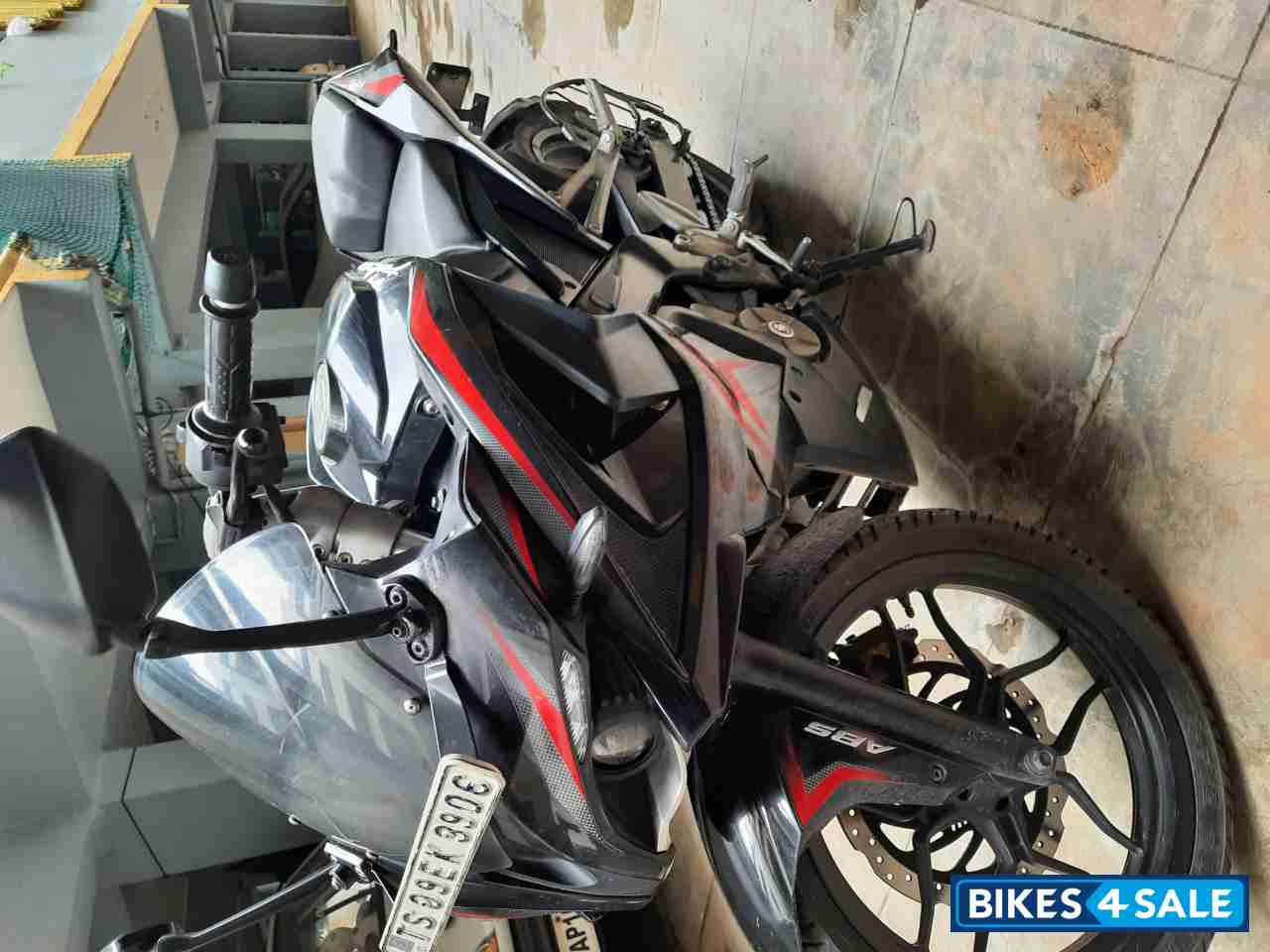 Ebony Black Bajaj Pulsar RS 200 ABS Ebony Black Bajaj Pulsar RS 200 ABS