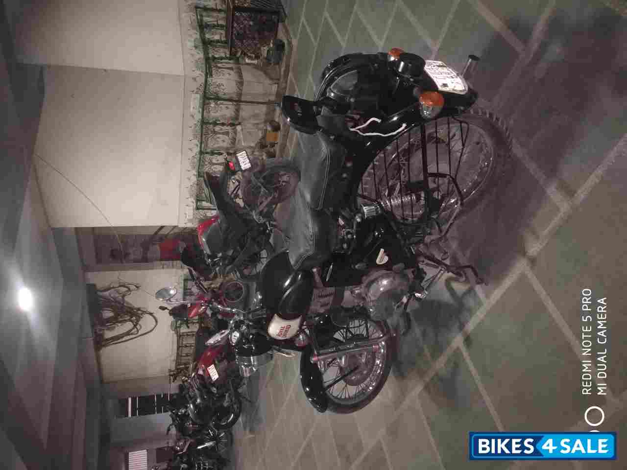 Black Royal Enfield Classic 350 Black Royal Enfield Classic 350