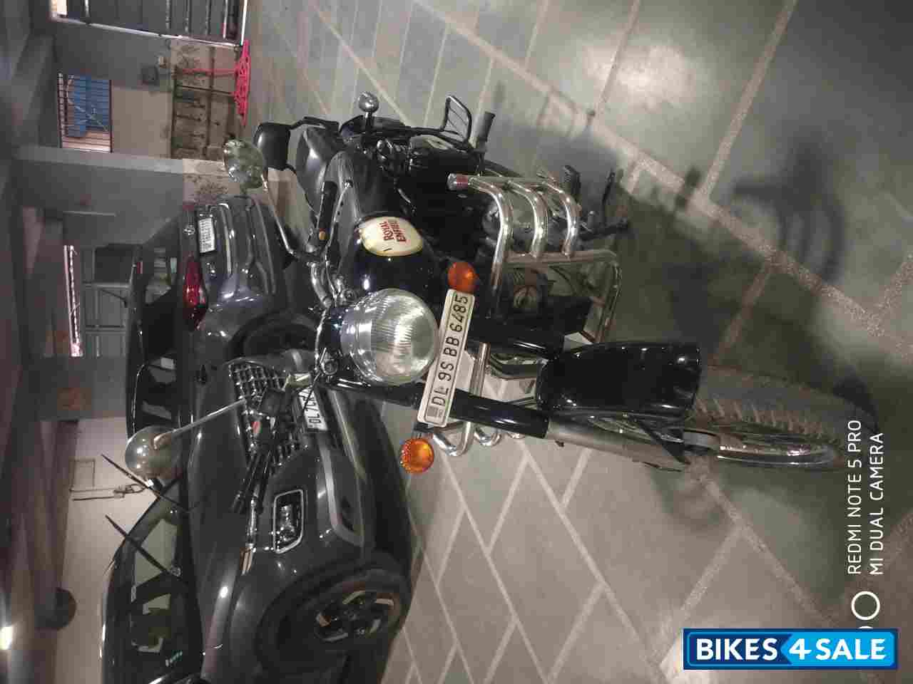 Black Royal Enfield Classic 350 Black Royal Enfield Classic 350