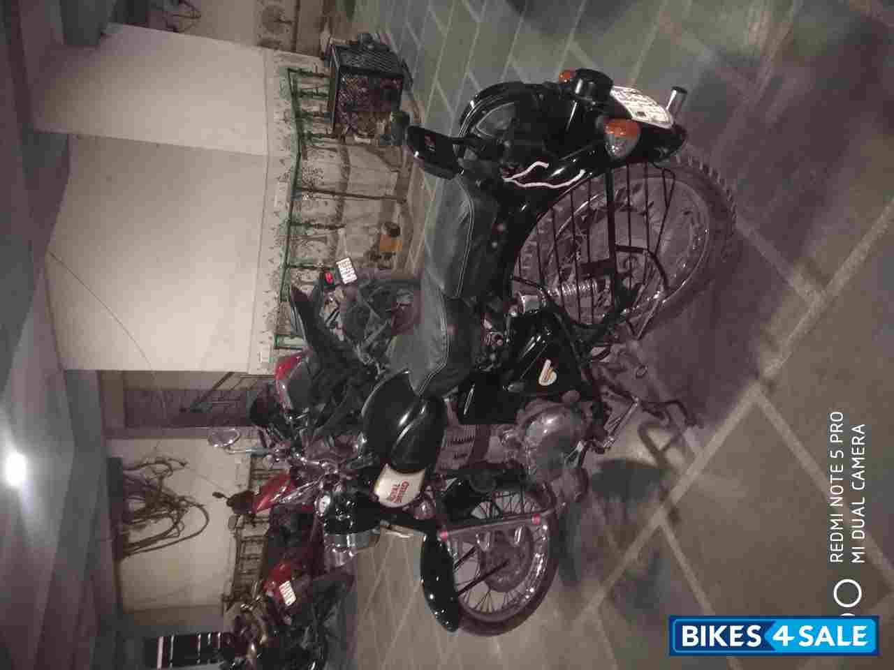 Black Royal Enfield Classic 350 Black Royal Enfield Classic 350