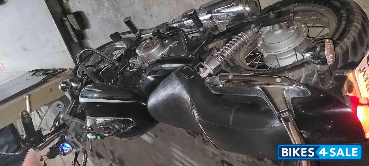 Bajaj Avenger Cruise 220