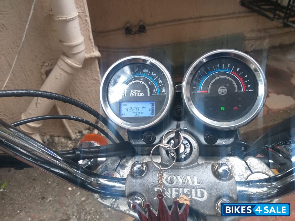 Black Royal Enfield Thunderbird 500