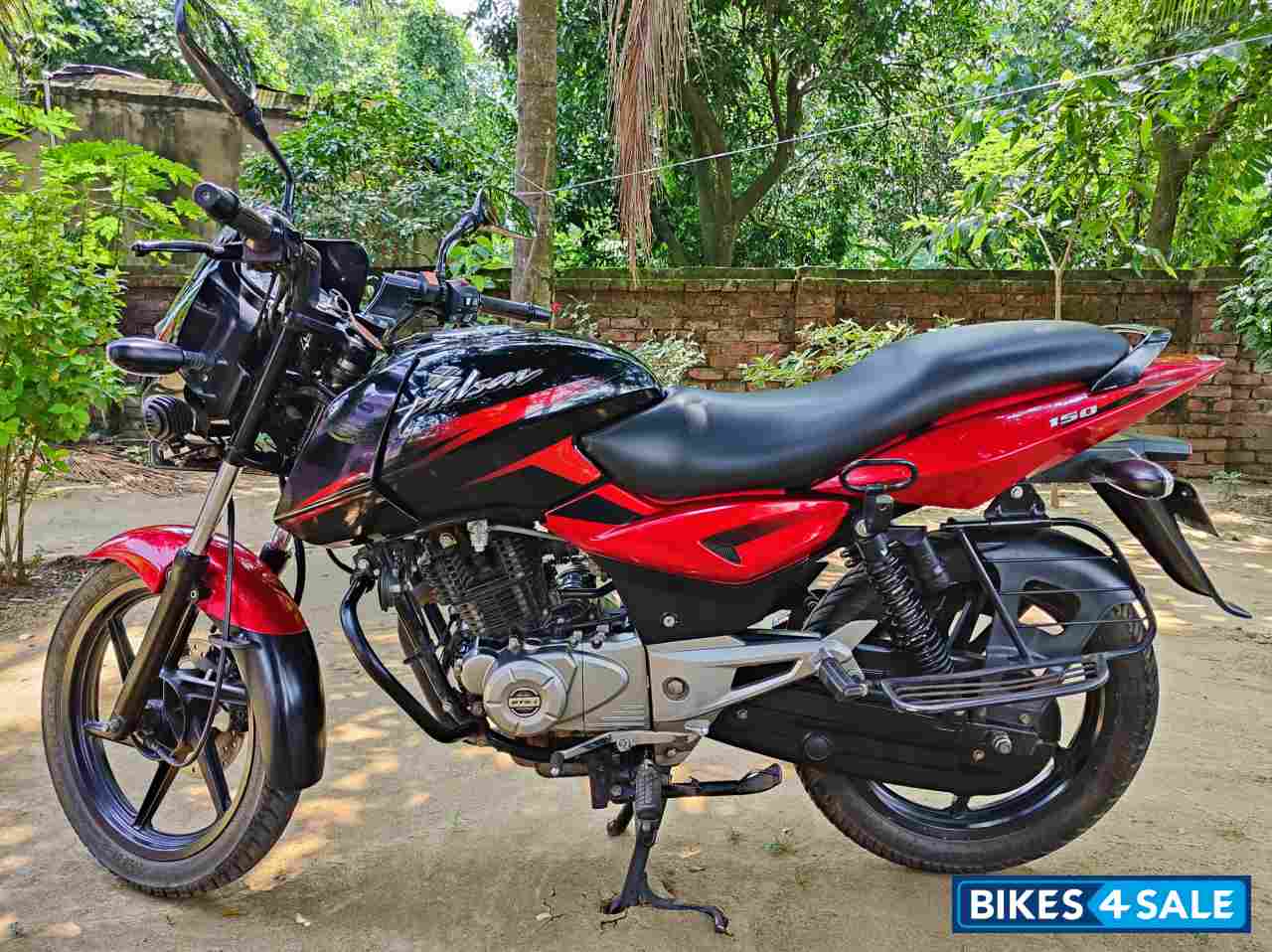 Red Black Bajaj Pulsar 150 DTSi Red Black Bajaj Pulsar 150 DTSi