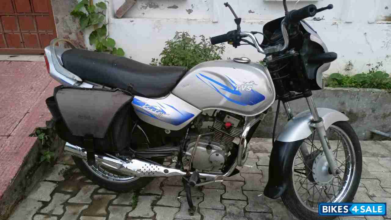 Silver TVS Victor