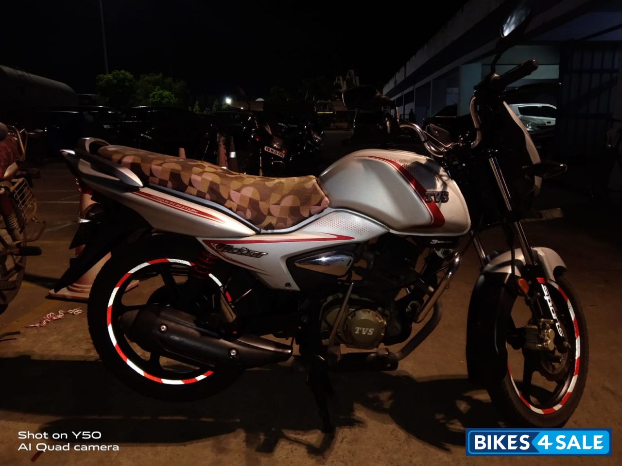 TVS Victor Premium Edition