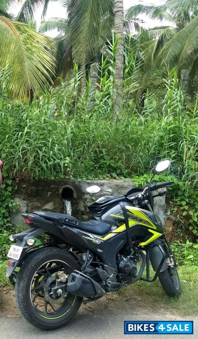 Honda CB Hornet 160R ABS