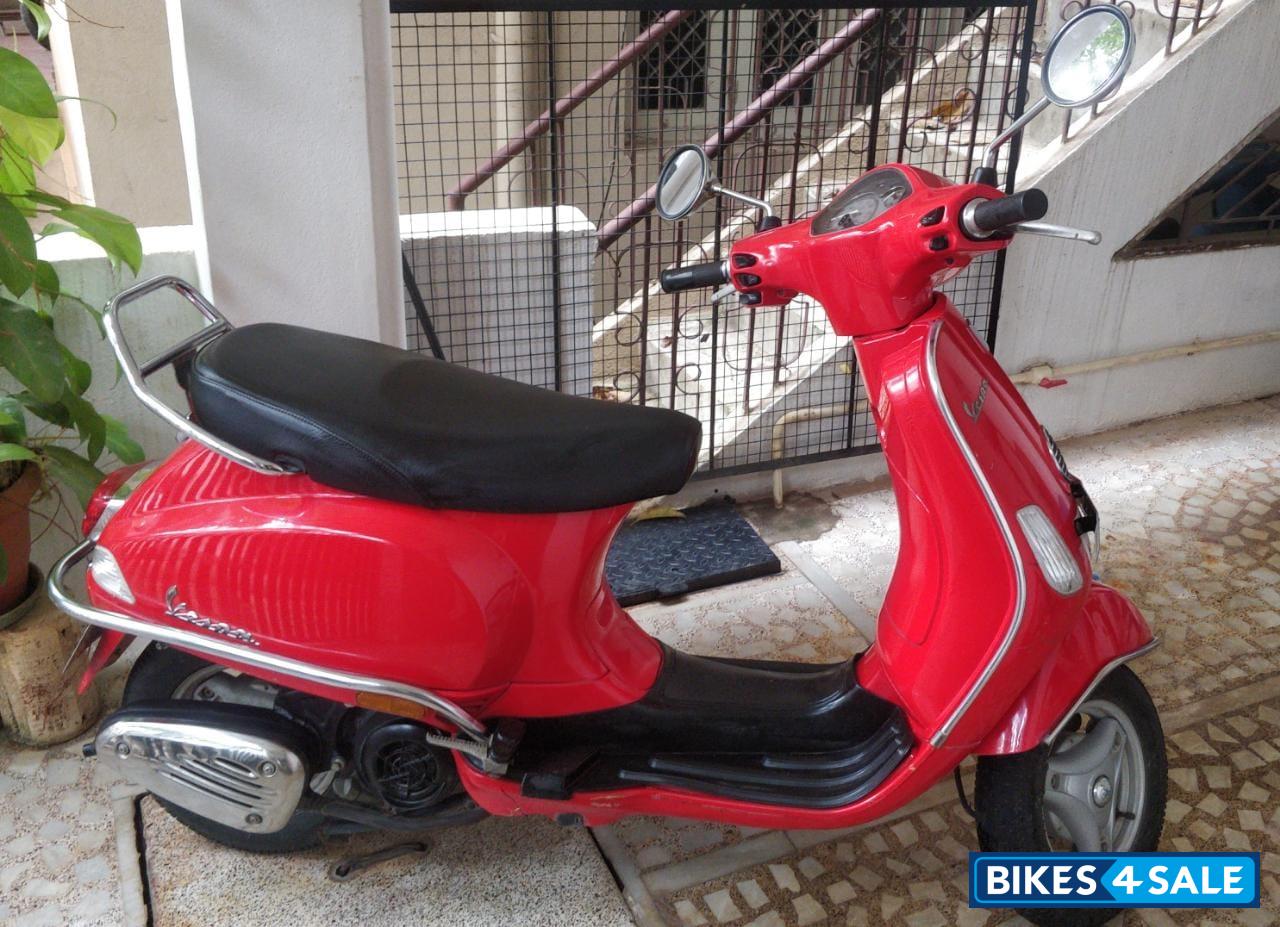 Red Piaggio  Vespa