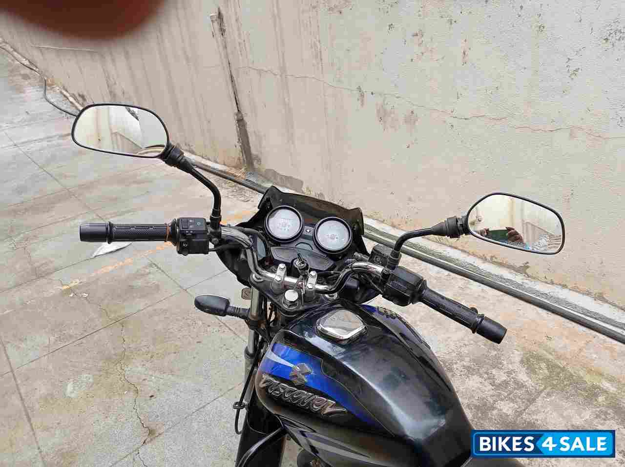 Blue Bajaj Discover DTSi 125