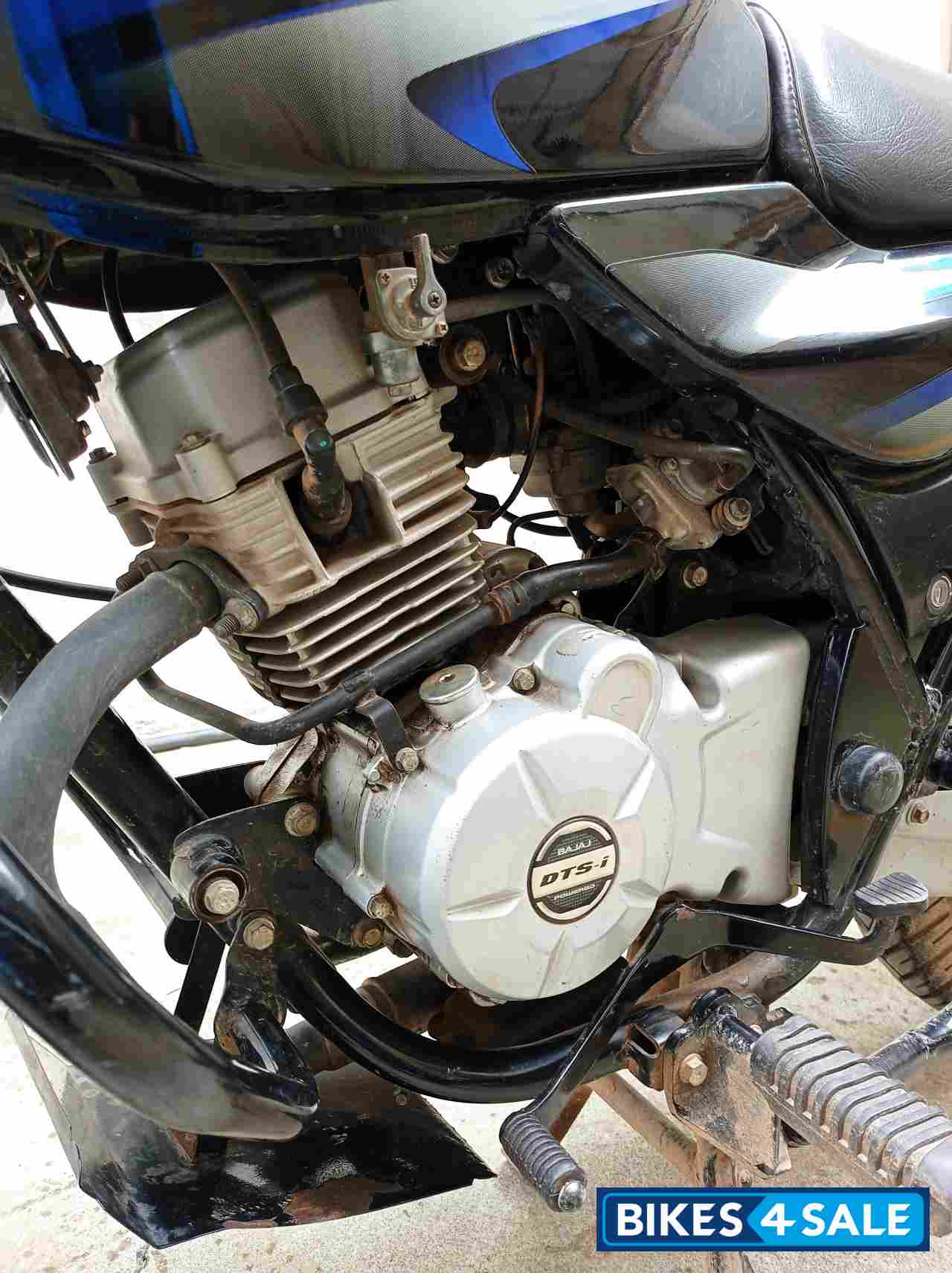 Blue Bajaj Discover DTSi 125