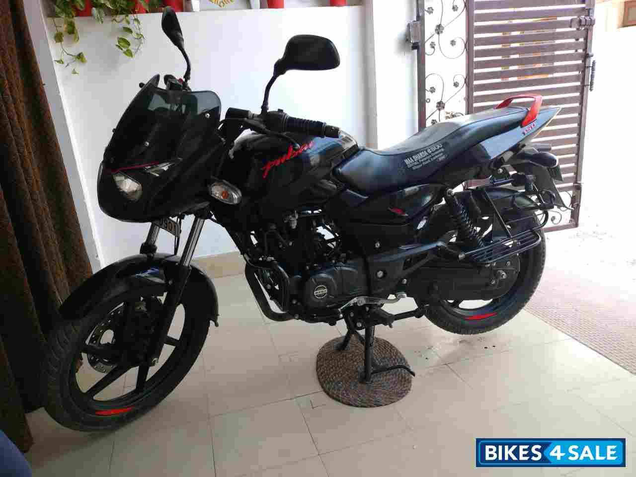 Black Bajaj Pulsar 150