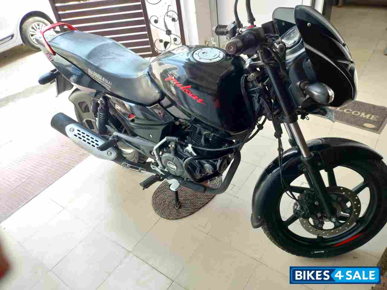 Black Bajaj Pulsar 150