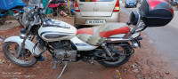 White Bajaj Avenger Cruise 220 BS6