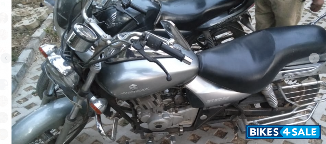 Bajaj Avenger
