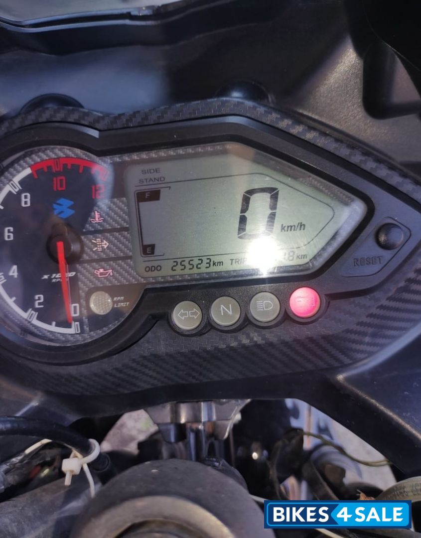 Black Bajaj Pulsar 220 DTSFi