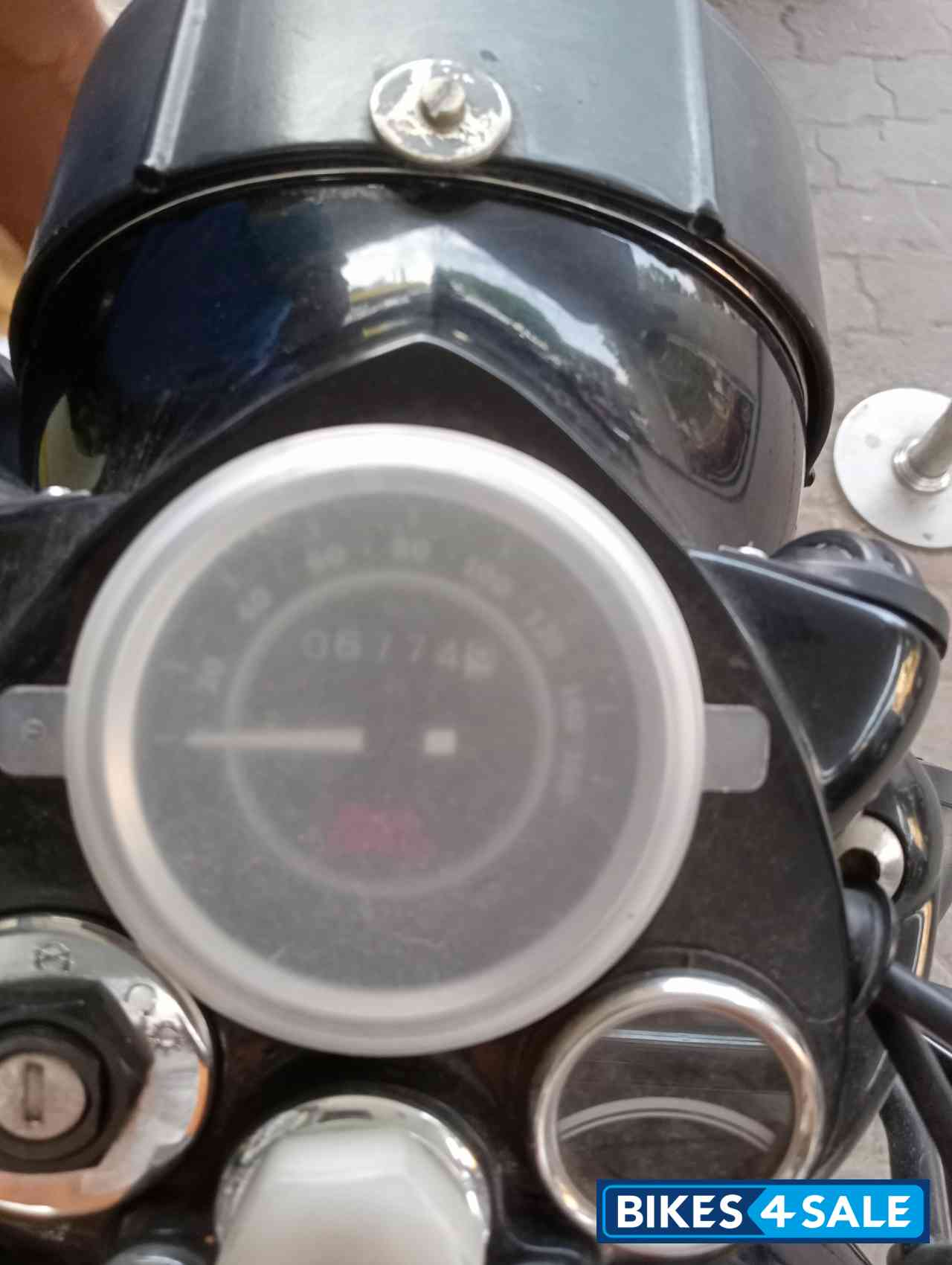 Jet Black Royal Enfield Bullet 350 ES BS6