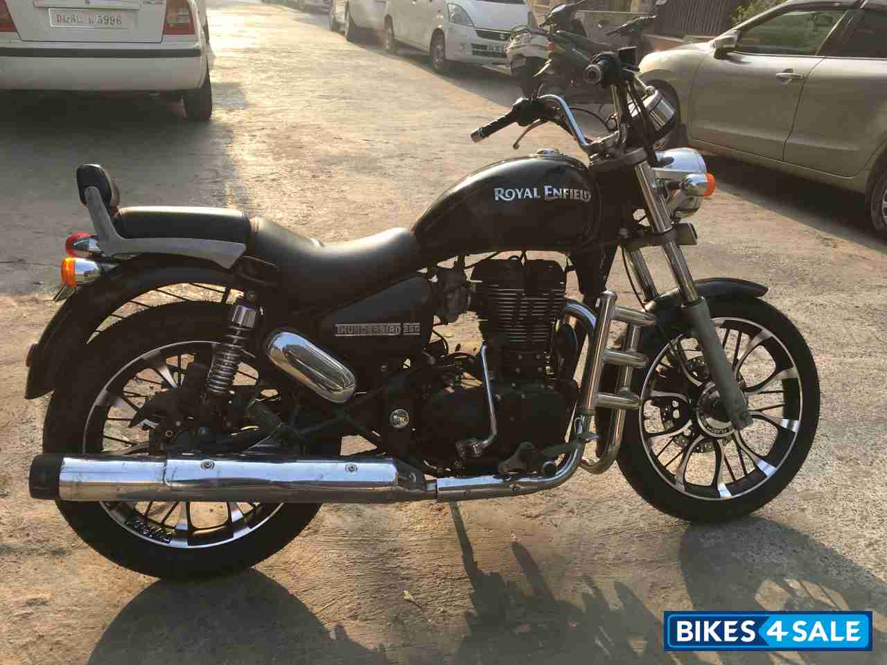 Black Royal Enfield Thunderbird 350