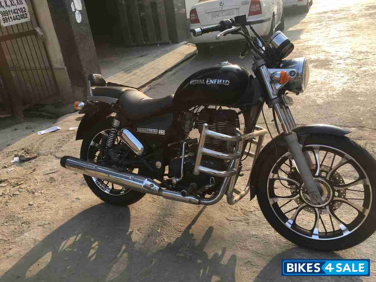 Black Royal Enfield Thunderbird 350 Black Royal Enfield Thunderbird 350