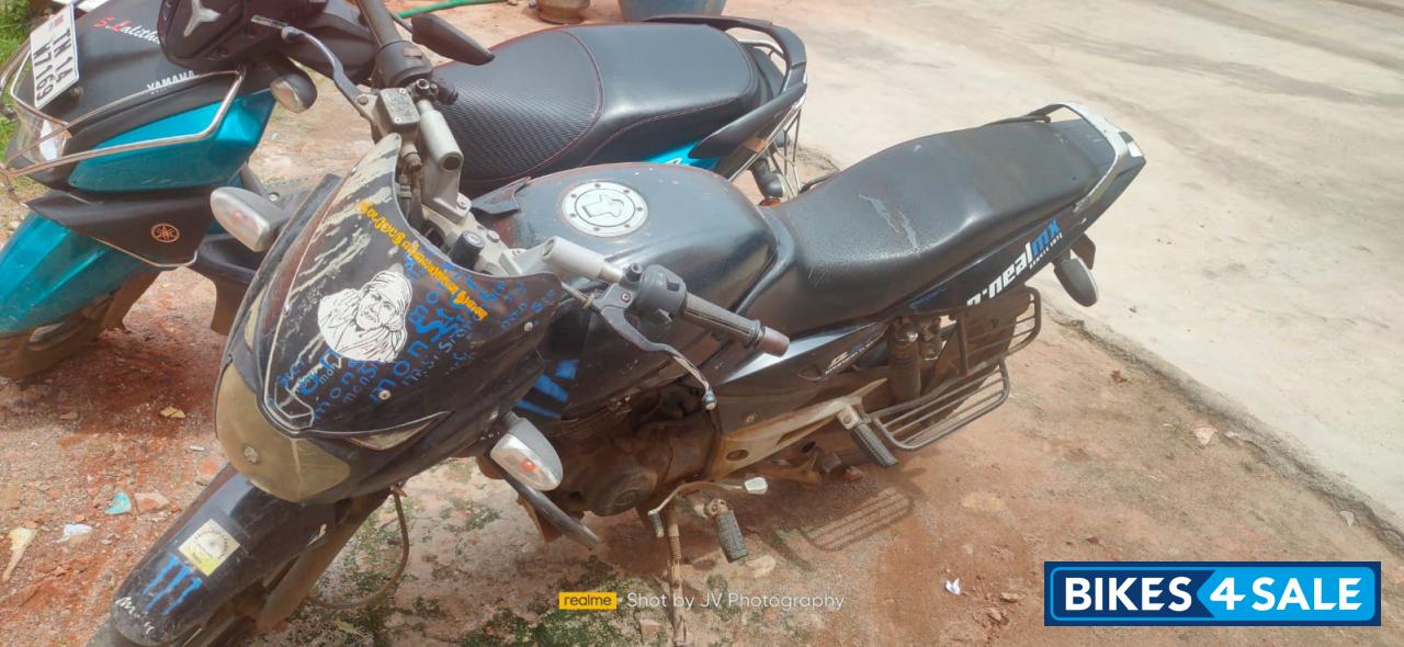Black Bajaj Pulsar 150
