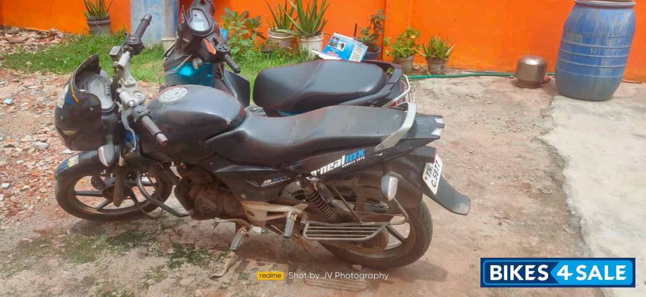 Black Bajaj Pulsar 150