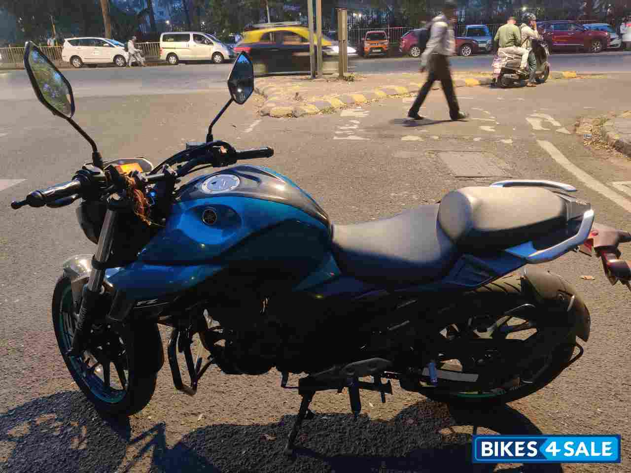 Cyan Metallic 6 Yamaha FZ25