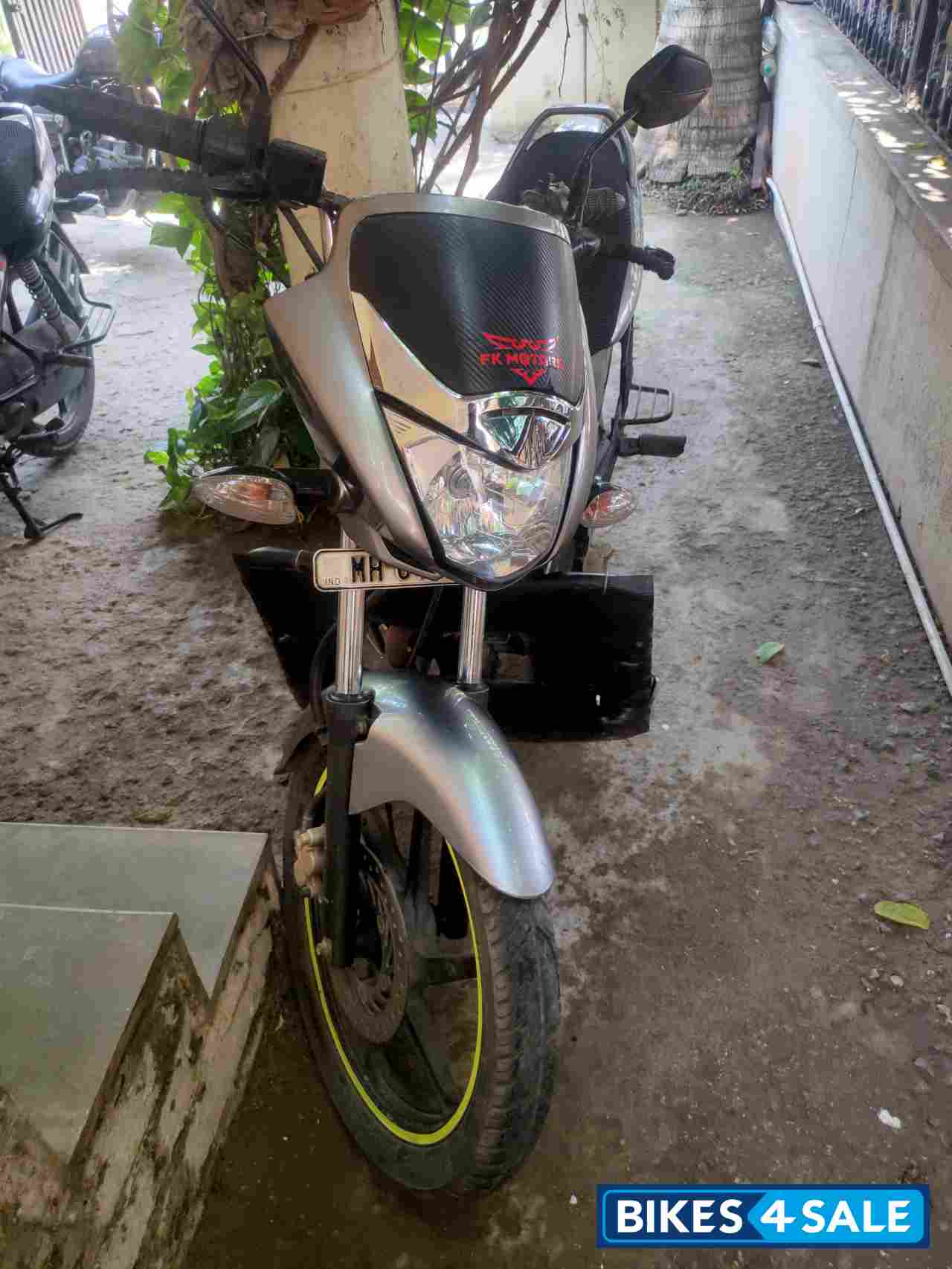 Metallic Silver Honda CB Unicorn