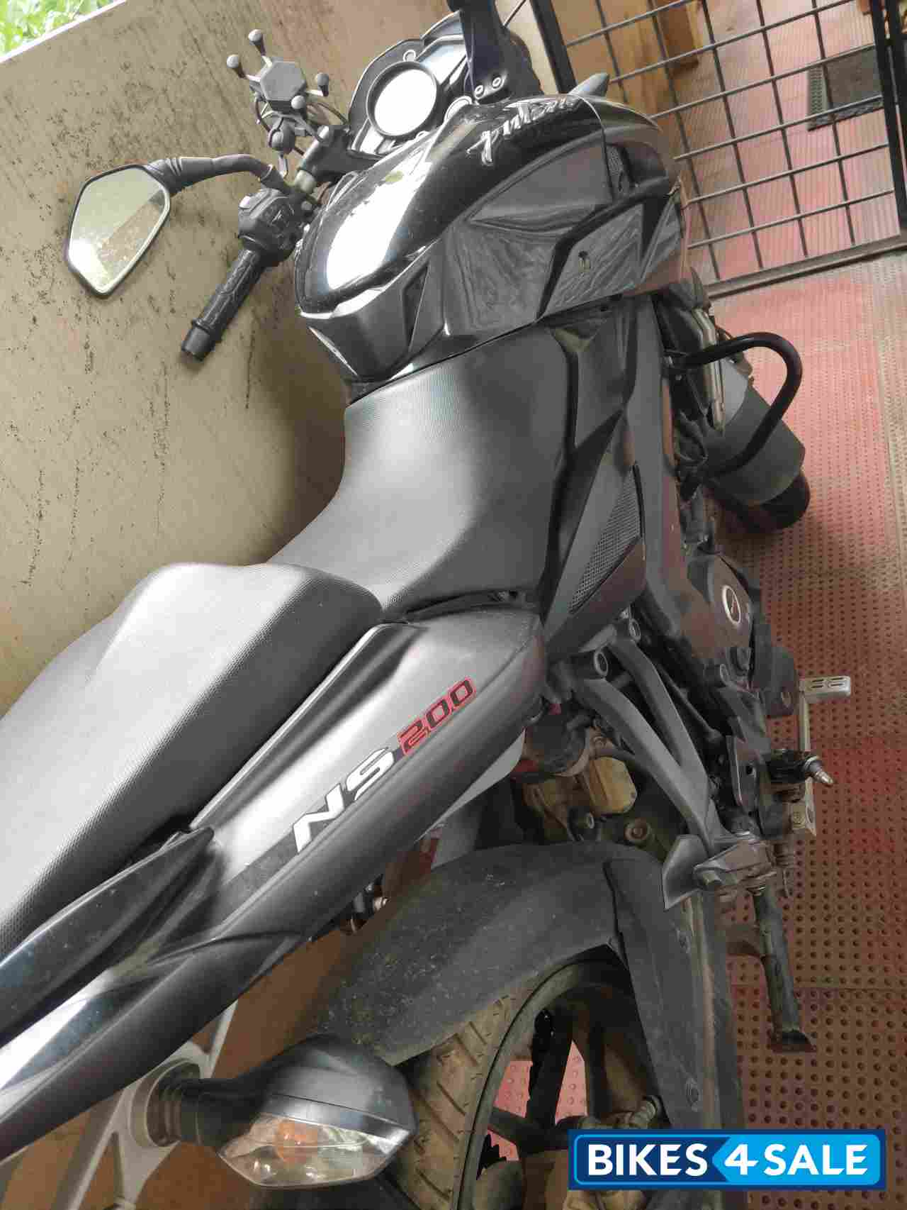Bajaj Pulsar AS 200