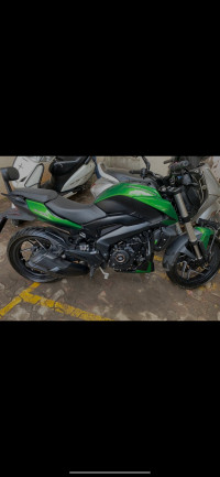 Green Bajaj Dominar 400 Disc