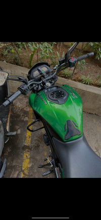 Green Bajaj Dominar 400 Disc