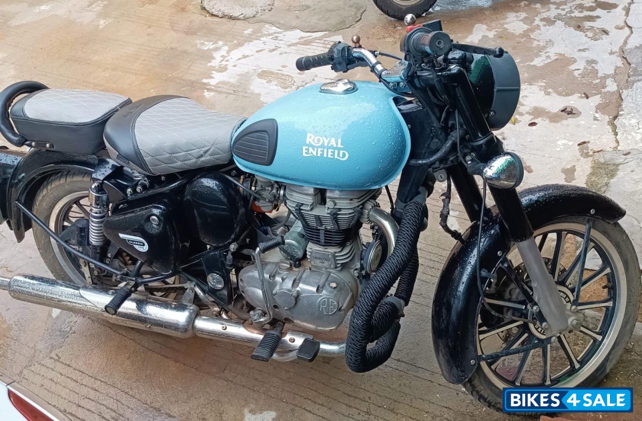 Blue Royal Enfield Classic 350 Redditch Blue