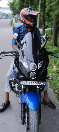Bajaj Pulsar 220F