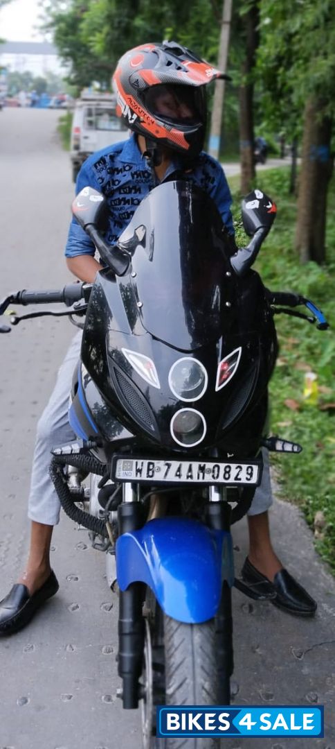 Bajaj Pulsar 220F