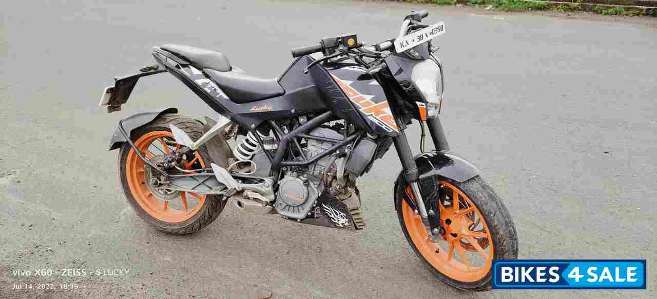 Black And Red KTM Duke 200