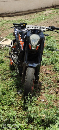 Black And Red KTM Duke 200