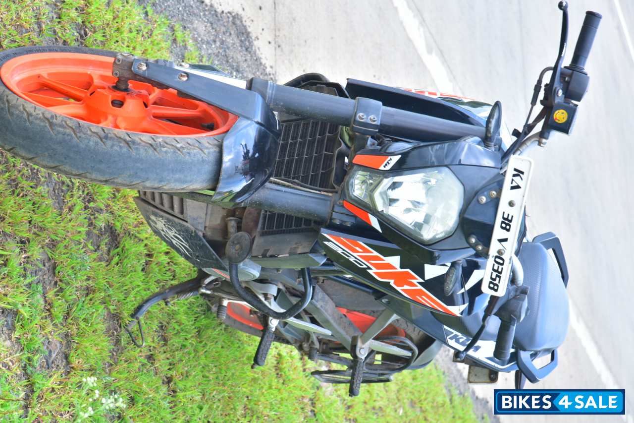 Black And Red KTM Duke 200