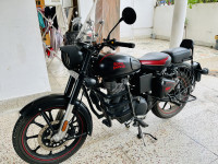 Royal Enfield Classic Stealth Black 2020 Model