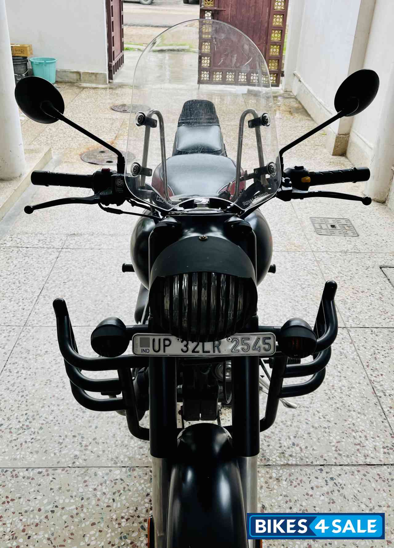 Black Royal Enfield Classic Stealth Black