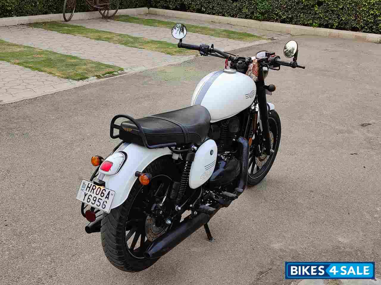 White Jawa 42 Dual Channel ABS Sirius White