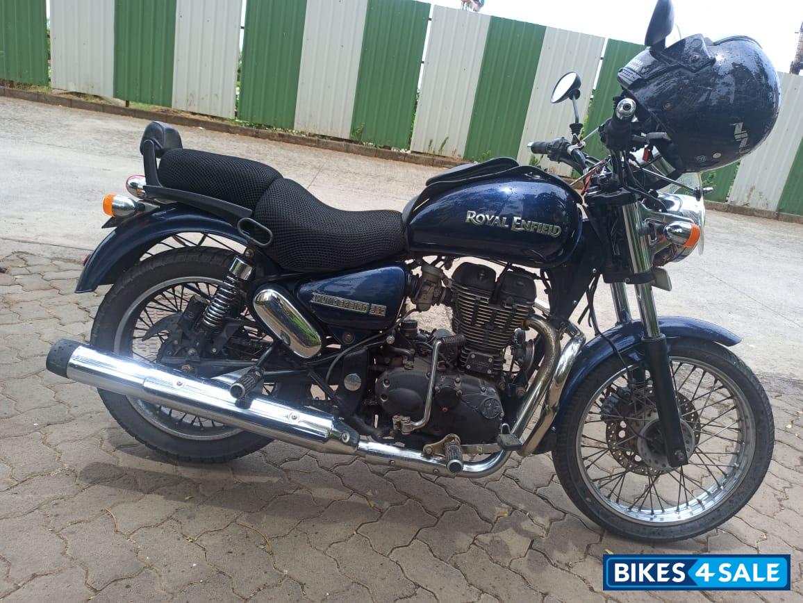 Blue Royal Enfield Thunderbird TwinSpark 350 Blue Royal Enfield Thunderbird TwinSpark 350