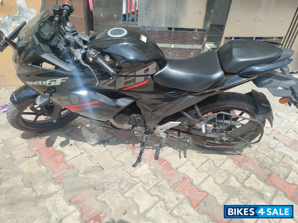 Suzuki Gixxer SF