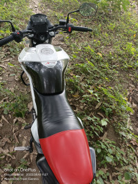 White Hero Xtreme 160R