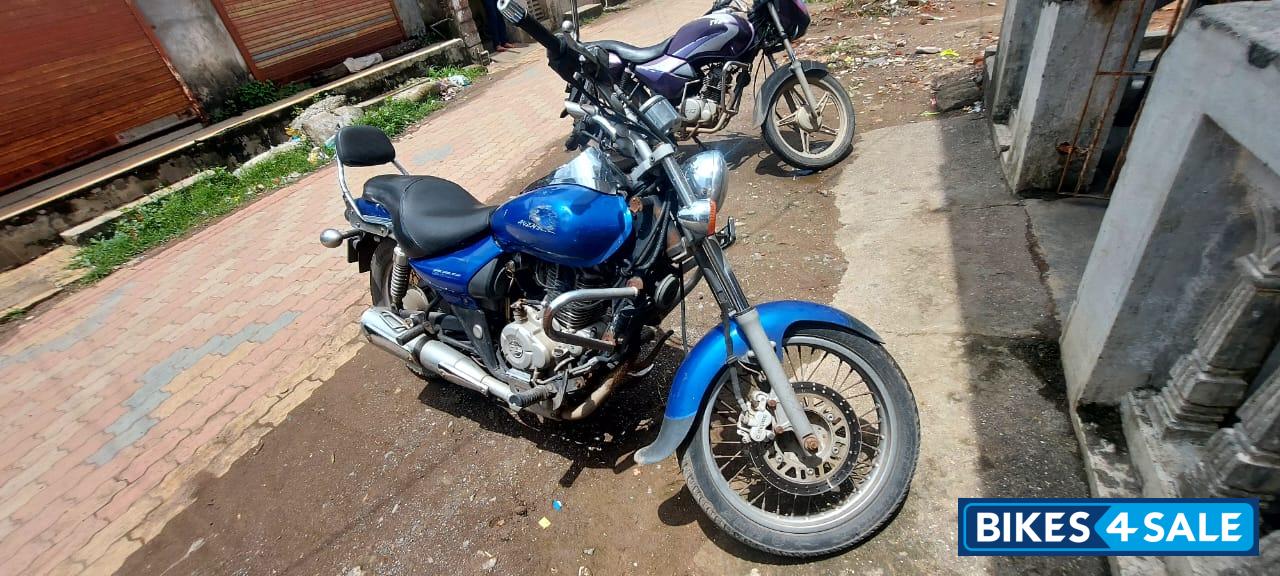 Bajaj Avenger 220 DTS-i