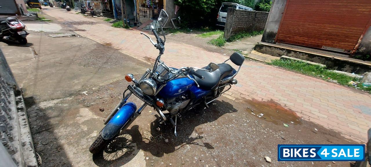 Bajaj Avenger 220 DTS-i