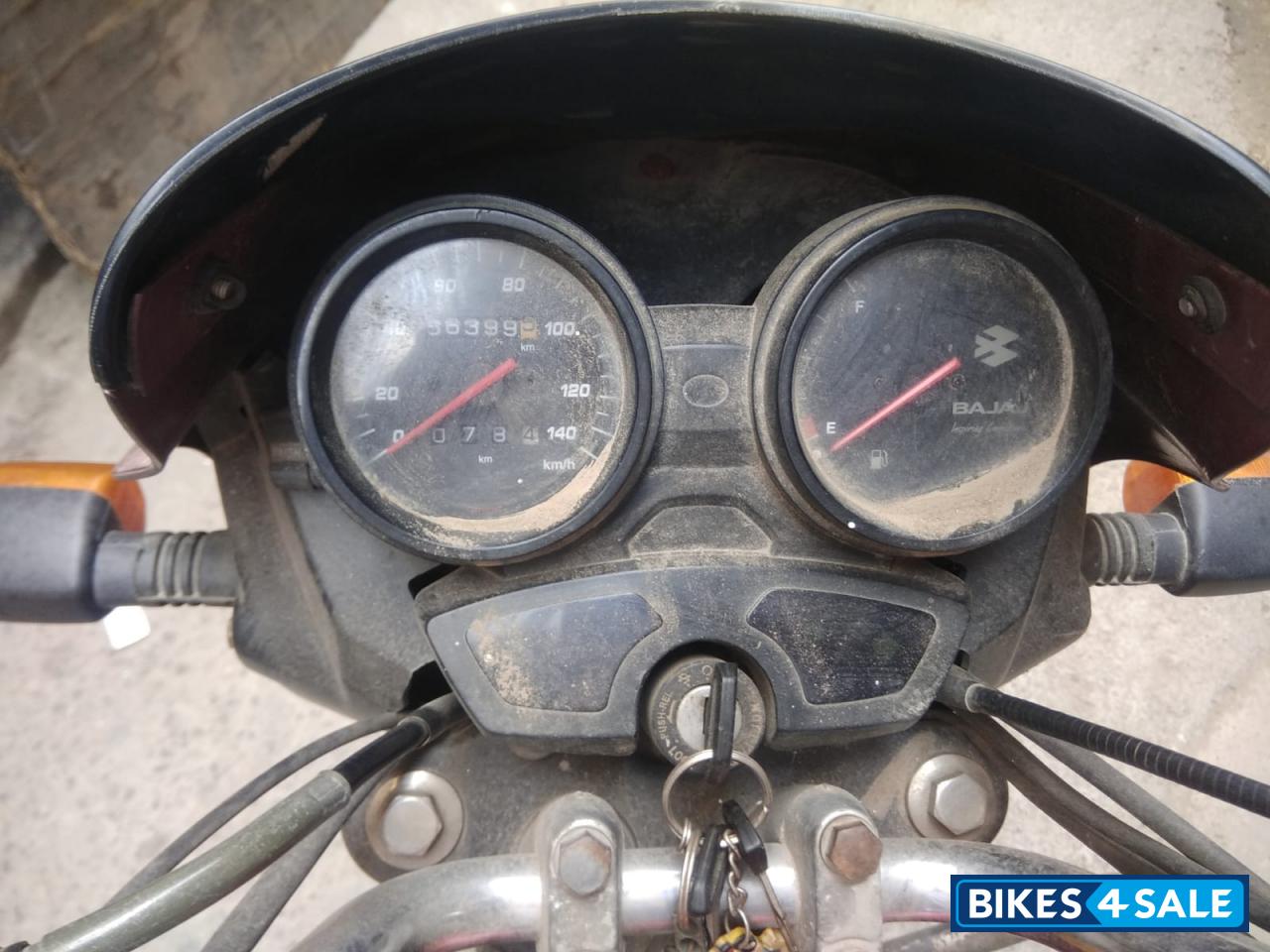 Red Bajaj Discover 125