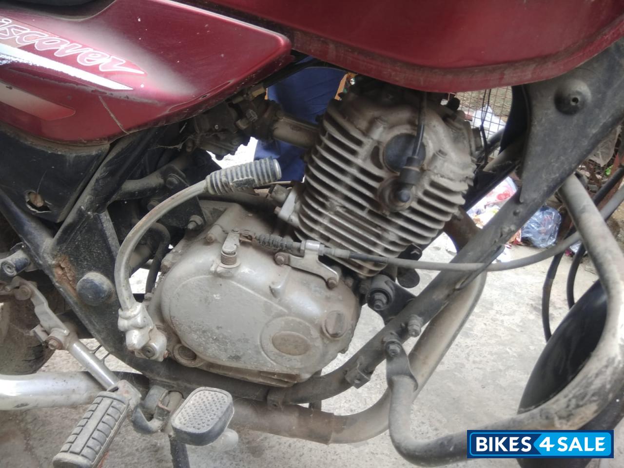 Red Bajaj Discover 125