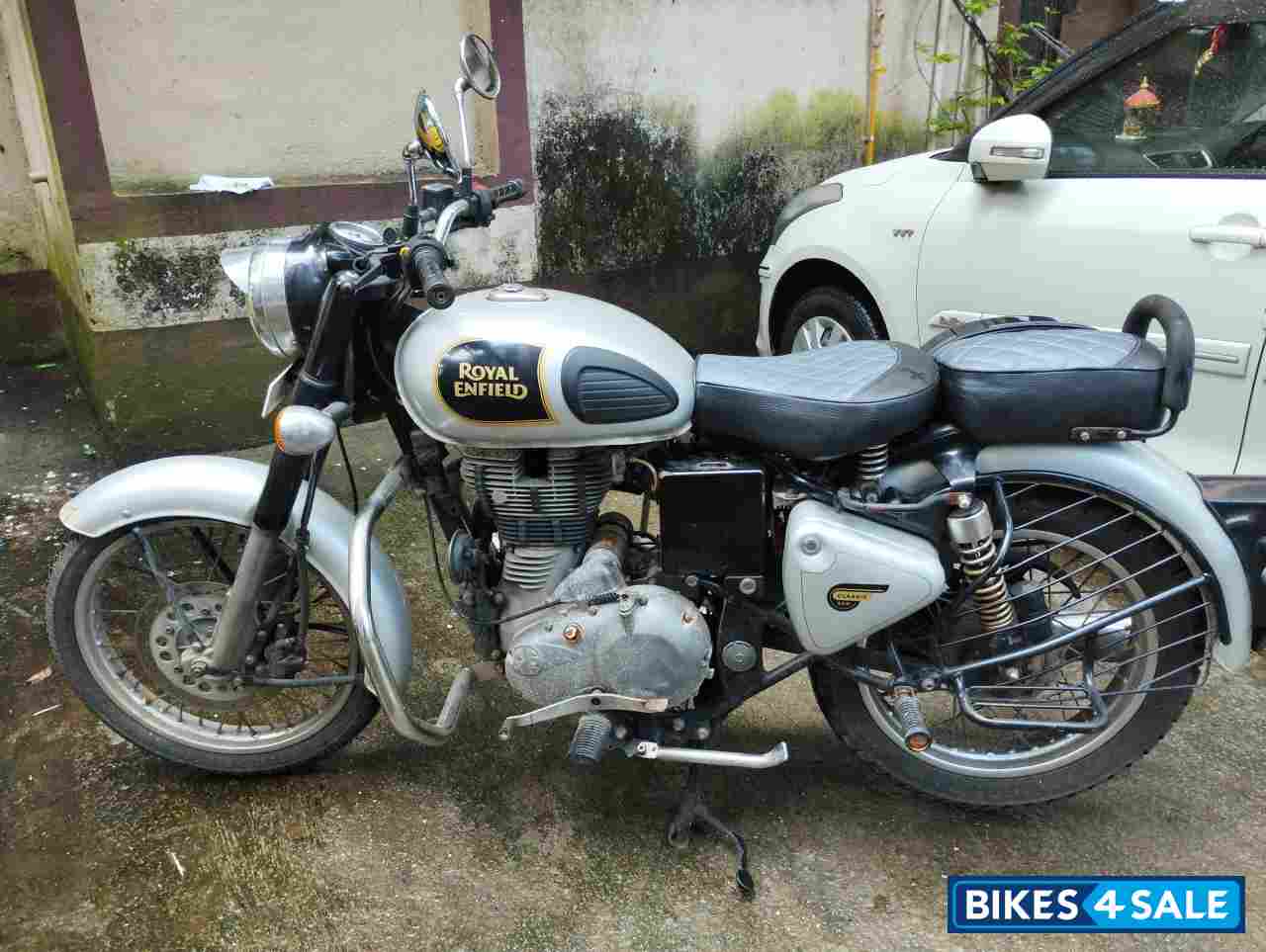 Silver Royal Enfield Classic 350