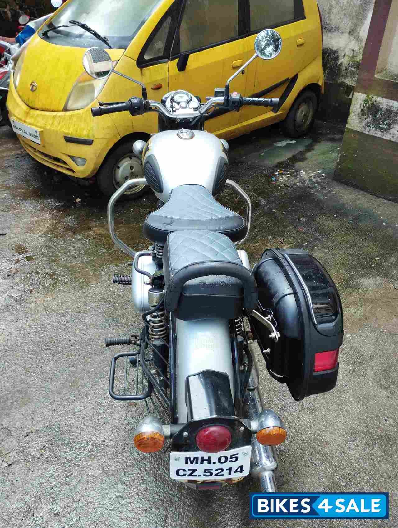 Silver Royal Enfield Classic 350 Silver Royal Enfield Classic 350