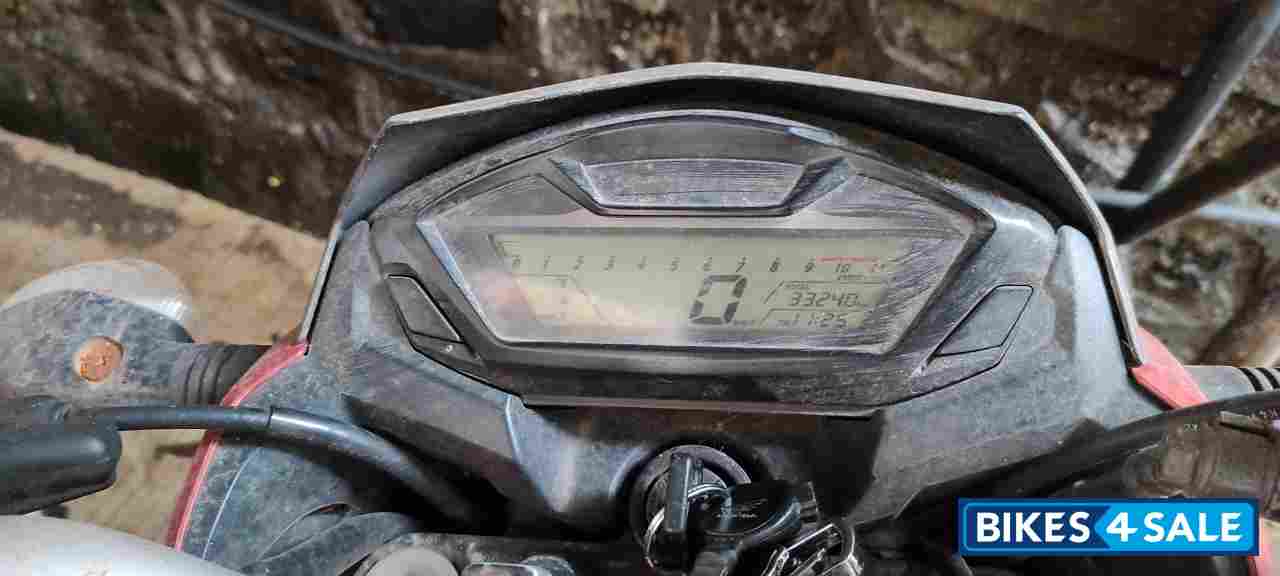 Orange Honda CB Hornet 160R