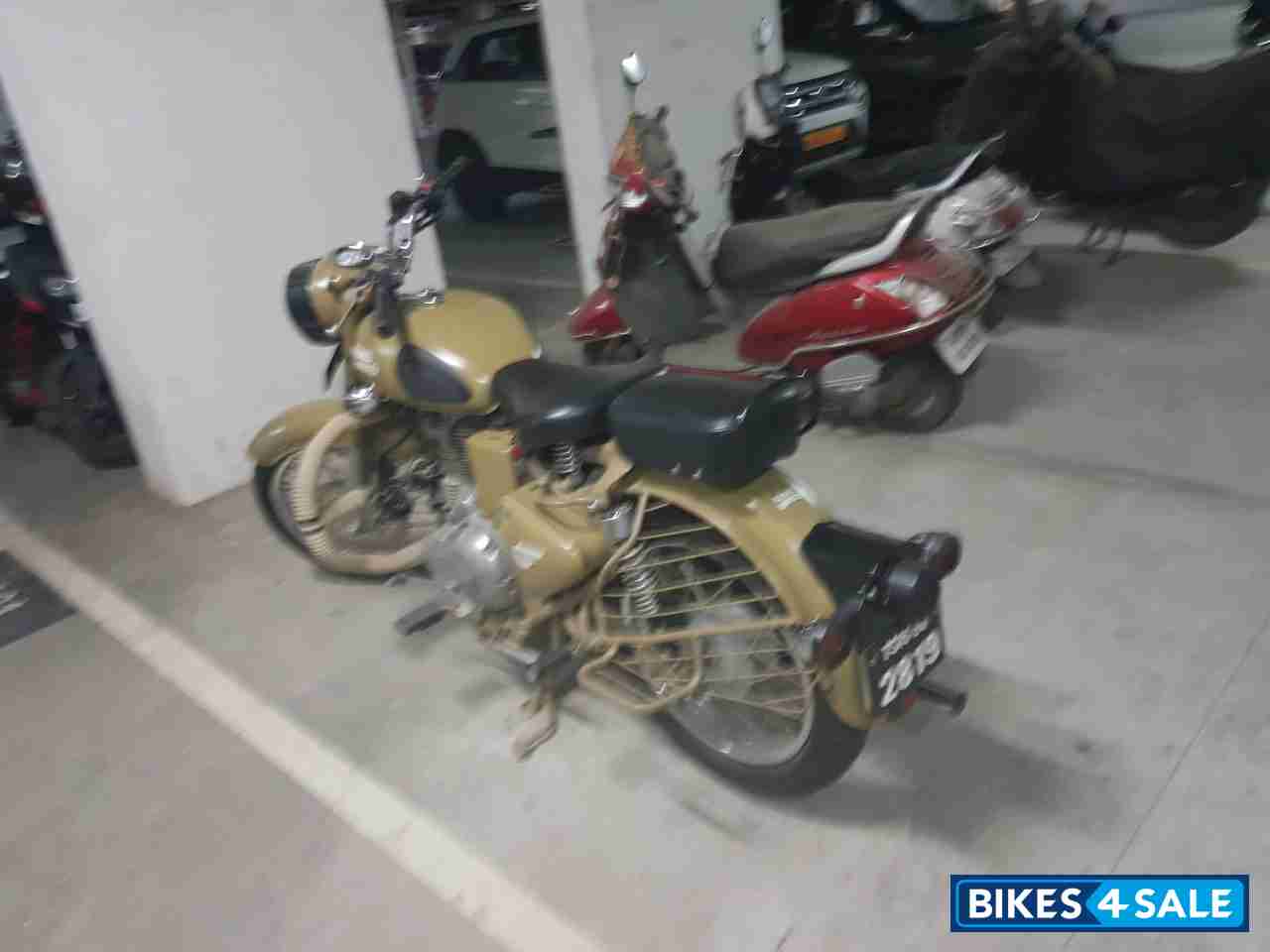 Royal Enfield Classic Desert Storm