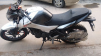 White Hero Xtreme 160R BS6