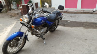 Blue Bajaj Avenger 220 DTS-i